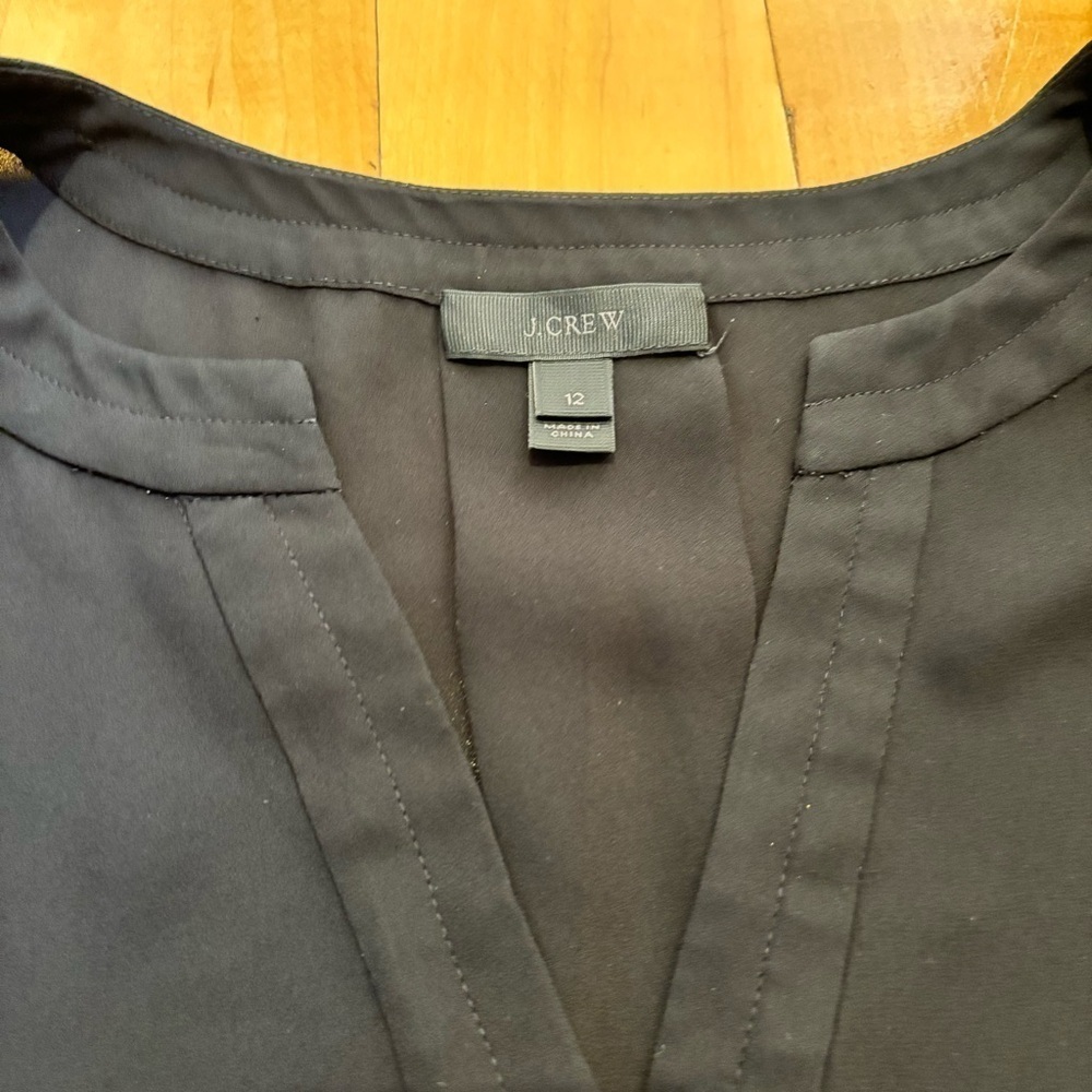 J.Crew V-Neck Sleeveless Top - size 12 - Picture 5 of 5